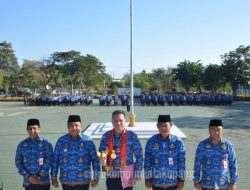Pimpin Apel KORPRI, Pj. Wali Kota Sampaikan Sejumlah Pesan dan Serahkan Penghargaan Kelurahan Berprestasi