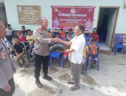 Menyambut Hari Bhayangkara Ke-78 Kapolres Ngada berikan Bansos Untuk Anak Disabilitas