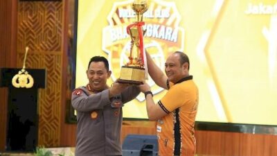 Kapolri Sambut Tim Voli Jakarta Bhayangkara Presisi dan Popsivo Polwan, Berikan Penghargaan Atas Prestasi di Proliga 2024