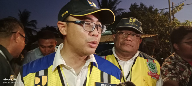 Tingkatkan Konektivitas dan Ekonomi Daerah, Presiden Jokowi Resmikan Ruas Jalan di Kelurahan Naioni 2 IMG 20241001 180551
