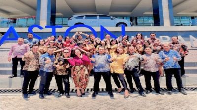 Peringatan hari Batik Nasional  Aston Kupang Hotel mengajak seluruh staf Mencintai Batik sebagai Warisan  Nusantara