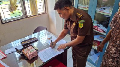 Tim penyidik Kejati NTT sita uang sebesar 108 juta dari Mantan Direktur PT. Bina Artha Sekuritas