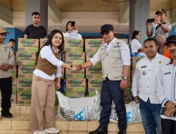 DPRD Provinsi NTT Serahkan Bantuan Logistik bagi Korban Longsor di TTS