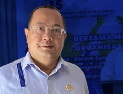 Winston Rondo Sosialisasikan Dua Program Pemprov di Tuapukan