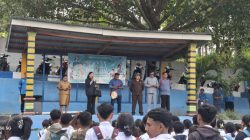 Lewati Jalan Memprihatinkan: Anggota DPRD NTT Tinjau SMA Kristen Kapan, Soroti Kebutuhan Sarana Pendidikan