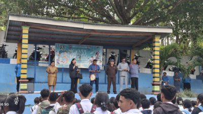 Lewati Jalan Memprihatinkan: Anggota DPRD NTT Tinjau SMA Kristen Kapan, Soroti Kebutuhan Sarana Pendidikan