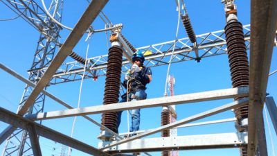 PLN Tuntaskan Pemeliharaan Transmisi di Kupang, Amankan Pasokan Listrik Jelang HUT ke-81 RI